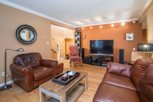 1989 Cedar Village Crescent, North Vancouver, BC 