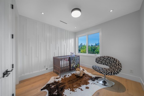 214 24Th Street W, North Vancouver, BC 