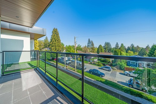 214 24Th Street W, North Vancouver, BC 