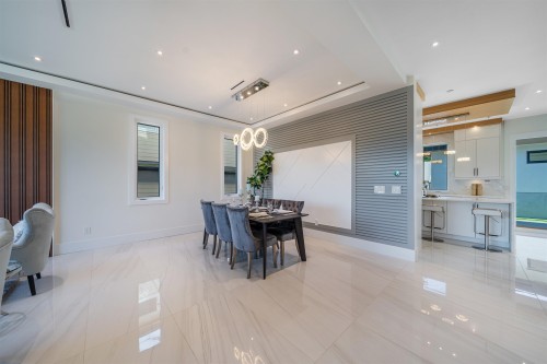 214 24Th Street W, North Vancouver, BC 