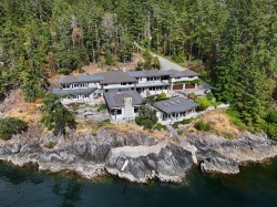11579 Sunshine Coast Highway  Halfmoon Bay, BC V7Z 1C1