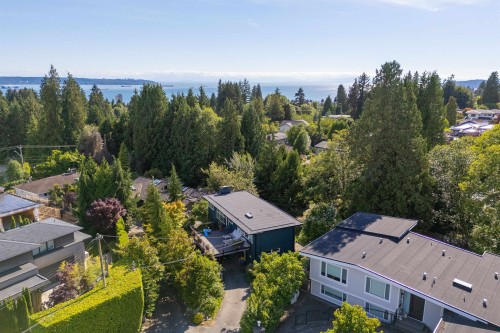 1764 Ottawa Place, West Vancouver, BC 