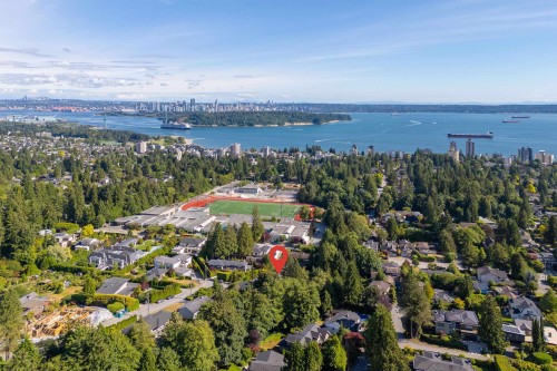 1764 Ottawa Place, West Vancouver, BC 
