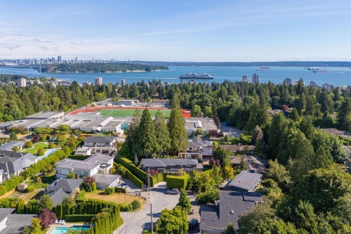 1764 Ottawa Place, West Vancouver, BC 