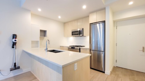 706-9080 University Crescent, Burnaby, BC 