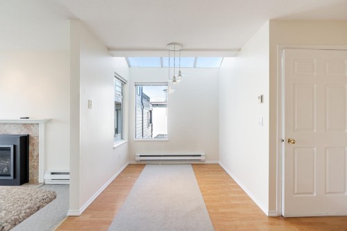 238 4Th Street W, North Vancouver, BC 