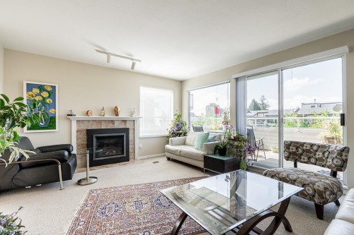 238 4Th Street W, North Vancouver, BC 