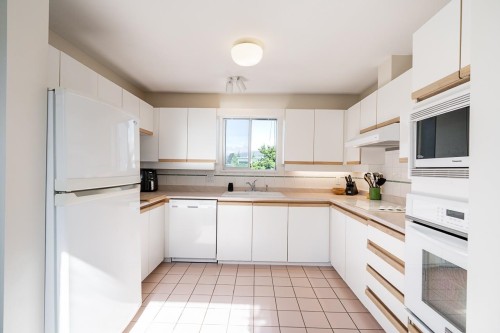 238 4Th Street W, North Vancouver, BC 