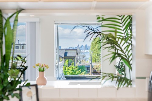 238 4Th Street W, North Vancouver, BC 