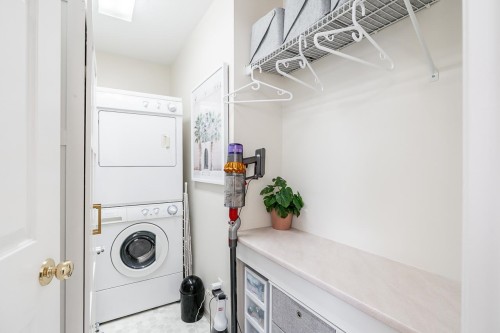 238 4Th Street W, North Vancouver, BC 