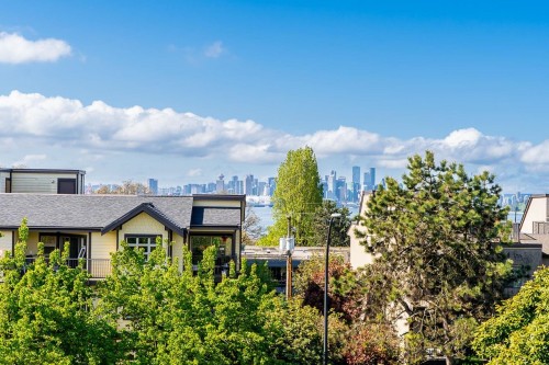 238 4Th Street W, North Vancouver, BC 