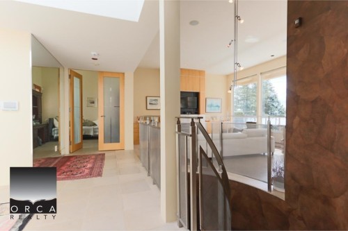 5060 Pinetree Crescent, West Vancouver, BC 