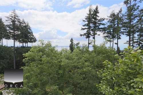 5060 Pinetree Crescent, West Vancouver, BC 