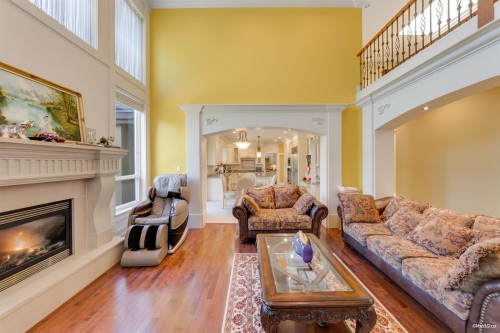 7411 Lucas Road, Richmond, BC - Indoor Photo Showing Living Room With Fireplace