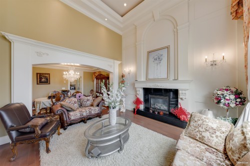 7411 Lucas Road, Richmond, BC - Indoor Photo Showing Living Room With Fireplace