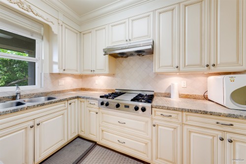 7411 Lucas Road, Richmond, BC - Indoor Photo Showing Kitchen With Double Sink