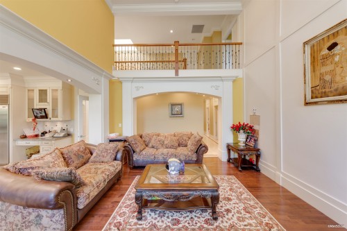 7411 Lucas Road, Richmond, BC - Indoor Photo Showing Living Room
