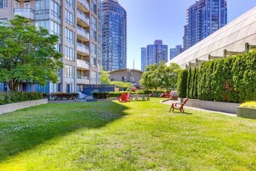 Th3-63 Keefer Place, Vancouver, BC - Outdoor