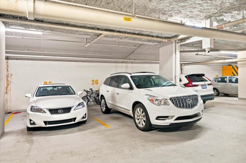 Th3-63 Keefer Place, Vancouver, BC - Indoor Photo Showing Garage