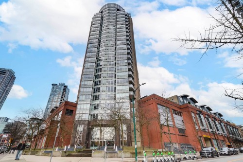 Th3-63 Keefer Place, Vancouver, BC - Outdoor With Facade