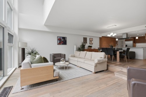 101-1350 View Crescent, Delta, BC - Indoor Photo Showing Living Room