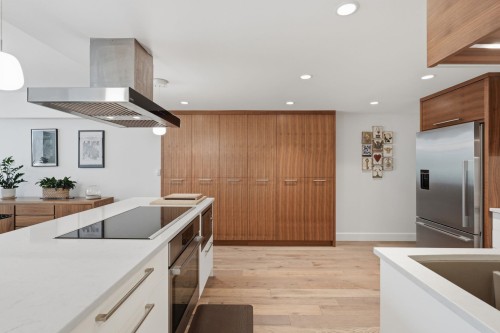 101-1350 View Crescent, Delta, BC - Indoor Photo Showing Kitchen