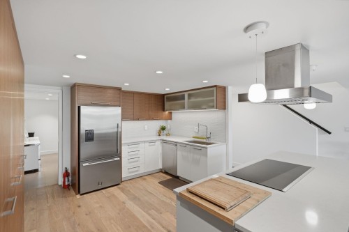 101-1350 View Crescent, Delta, BC - Indoor Photo Showing Kitchen