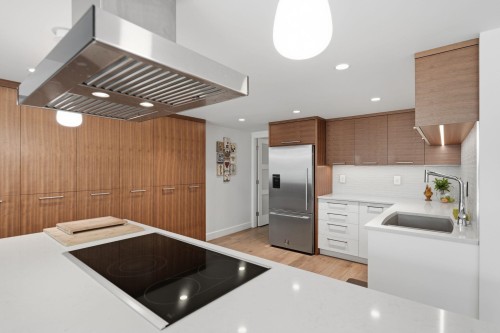 101-1350 View Crescent, Delta, BC - Indoor Photo Showing Kitchen