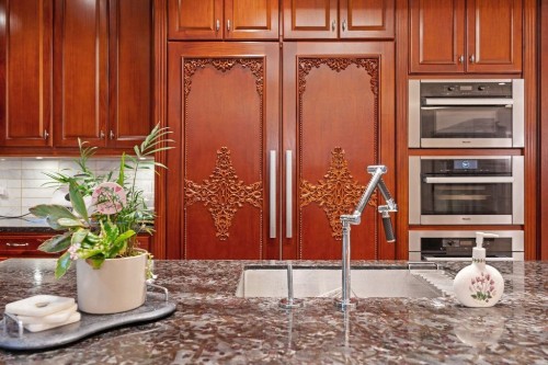 1327 Chartwell Drive, West Vancouver, BC 