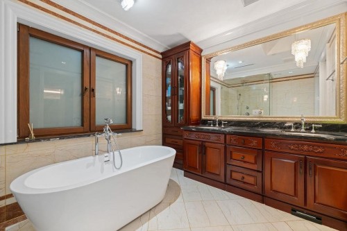 1327 Chartwell Drive, West Vancouver, BC 