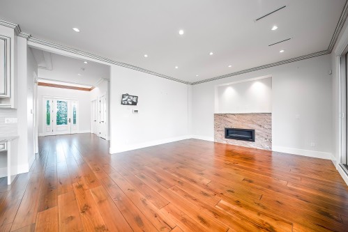 7525 13Th Avenue, Burnaby, BC 