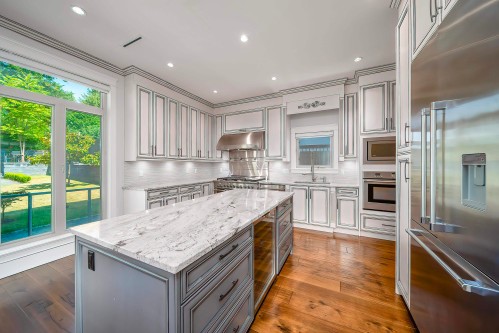 7525 13Th Avenue, Burnaby, BC 