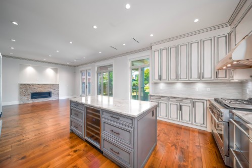 7525 13Th Avenue, Burnaby, BC 
