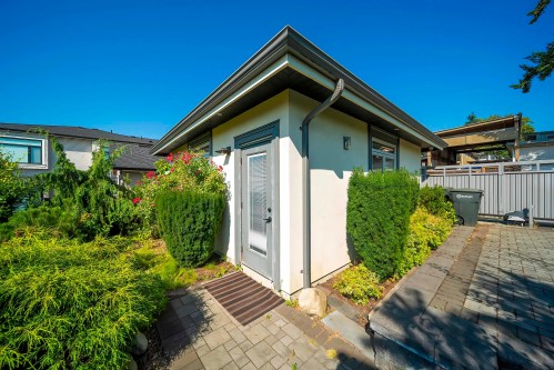 7525 13Th Avenue, Burnaby, BC 
