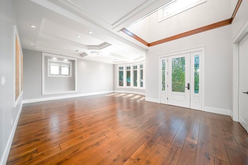 7525 13Th Avenue, Burnaby, BC 