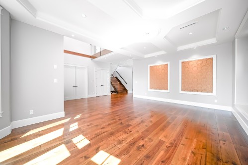 7525 13Th Avenue, Burnaby, BC 