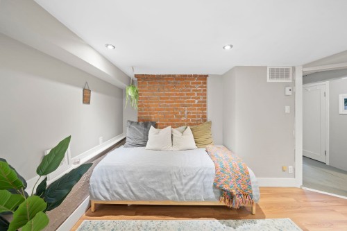 3750 17Th Avenue W, Vancouver, BC - Indoor Photo Showing Bedroom