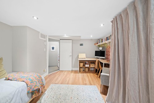 3750 17Th Avenue W, Vancouver, BC - Indoor Photo Showing Bedroom