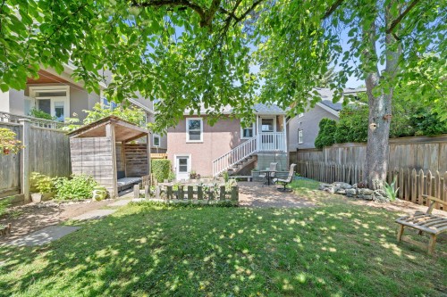 3750 17Th Avenue W, Vancouver, BC - Outdoor