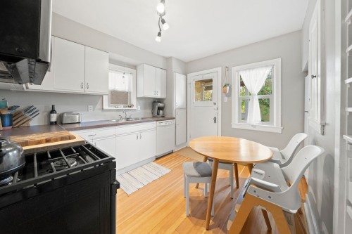 3750 17Th Avenue W, Vancouver, BC - Indoor