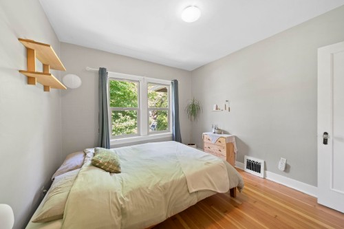 3750 17Th Avenue W, Vancouver, BC - Indoor Photo Showing Bedroom