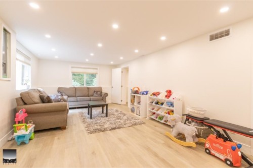 3581 Bluebonnet Road, North Vancouver, BC 