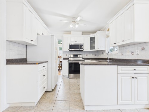 951 Everett Crescent, Burnaby, BC 