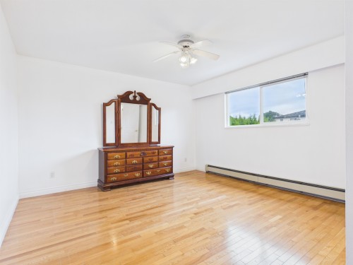 951 Everett Crescent, Burnaby, BC 