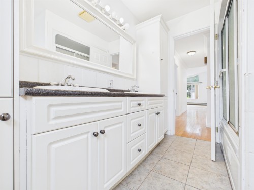 951 Everett Crescent, Burnaby, BC 