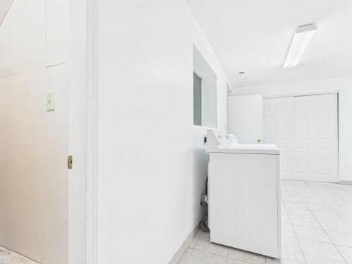 951 Everett Crescent, Burnaby, BC 
