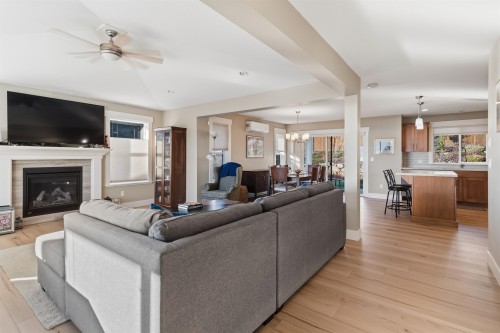 5537 Peregrine Crescent, Sechelt, BC 