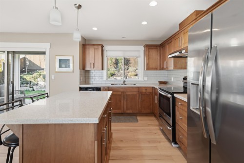 5537 Peregrine Crescent, Sechelt, BC 