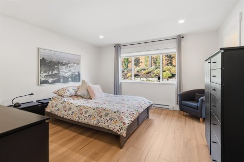 5537 Peregrine Crescent, Sechelt, BC 
