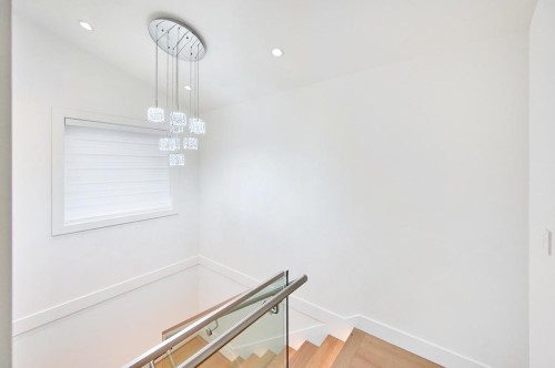 806 Montroyal Boulevard, North Vancouver, BC 